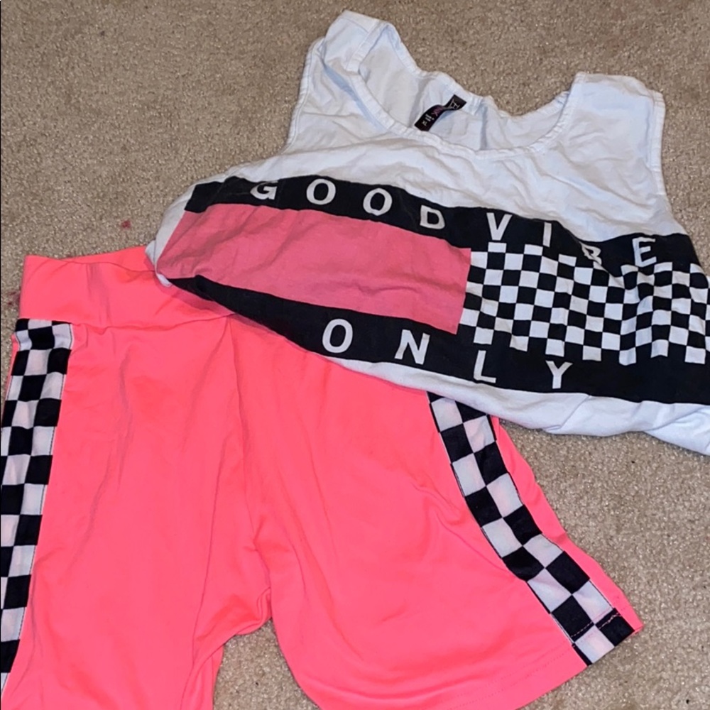 Good Vibes Only, Checkered Set